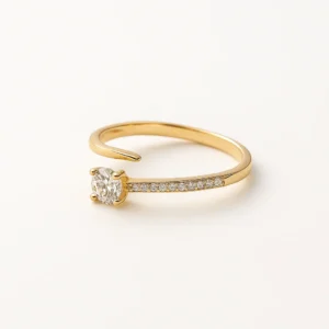 Modern solitaire design gold polished adjustable silver ring with side stones